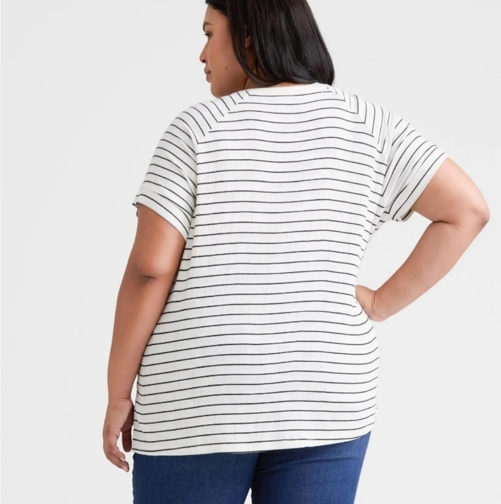 Terra & Sky Plus Size 1X White Black Stripe Tunic Tee Shirt V-Neck Casual - Picture 2 of 6